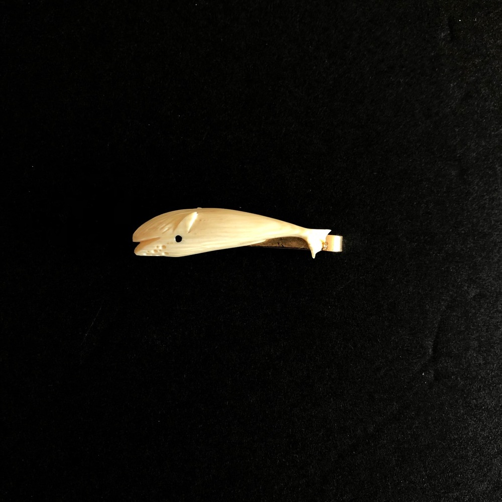 NANCY CHASE IVORY CARVED TIE CLIP